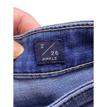 Load image into Gallery viewer, Lucky Brand Jeans Womens 2/26 Distressed Denim Mid Rise Straight Sweet