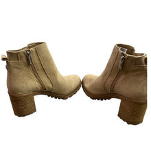 Load image into Gallery viewer, Vince Camuto Boots Womens 8M Tan Suede Chunky Platform Zip Ankle Bootes