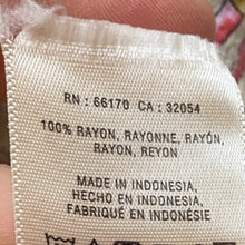 Load image into Gallery viewer, Maeve Anthropologie Shirt Womens 0 Sleeveless Button Down Lipstick AOP Collar