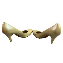 Load image into Gallery viewer, Antonio Melani Shoes Womens 6M Heels Pumps Career Office Mature