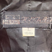 Load image into Gallery viewer, Hetai Shirt Japanese Asian Satin Frog Buttons Red Black Traditional Hong Kong