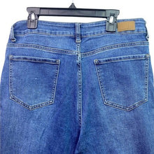 Load image into Gallery viewer, Billie Jeans Womens 8 Cropped Frayed Costal Beachy Outdoors Travel Streetwear