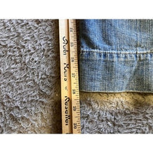 Load image into Gallery viewer, Lei Jeans Womens 9 Distressed Grunge Capri Thrashed Y2K Skate Streetwear