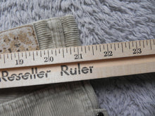 Load image into Gallery viewer, IZOD Jeans Adult 42x32 Straight Leg Corduroy Flat Front Casual 5 Pockets Mens