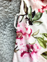 Load image into Gallery viewer, Show Me Your Mumu Robe Womens O/S Pink Green AOP Flower Brie Wrap Tunic Kimono