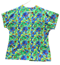 Load image into Gallery viewer, Cotton Club Scrub Top Womens 1X AOP Seashellcore Seashells Medical Shirt Plus