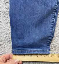 Load image into Gallery viewer, Torrid Jeans Women 22S(41x26.5) Bombshell Skinny Premium Stretch Destroyed Denim