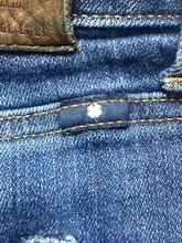 Load image into Gallery viewer, Lucky Brand Jeans Womens 22W (44x29) Tapered Leg Whiskered Denim 5 Pocket Ladies