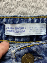 Load image into Gallery viewer, Zara Jeans Womens 02 (29x25.5) Blue Denim Sequin Rosette Applique Destroyed