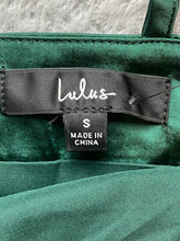 Load image into Gallery viewer, Lulus Dress Womens Small Green Satin Ruffle Cocktail Short Bodycon Spandex NWT