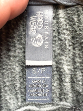 Load image into Gallery viewer, Mountain Hardwear Jacket Womens Small Gray Snaps Fleece Gorpcore Hiking Hoodie