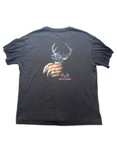 Load image into Gallery viewer, Realtree Shirt Adult Extra Large Black American Flag Deer Hunting USA Mens