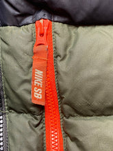 Load image into Gallery viewer, NIKE Vest Adult Medium Hunter Black Goose Down SB 700 Packable Puffer Zip Up Men
