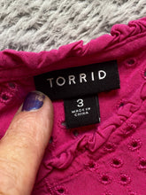 Load image into Gallery viewer, Torrid Shirt Womens 3 Pink Ruffle Trim Scallop Eyelet Flowy Blouse Rayon Ladies