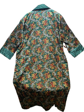 Load image into Gallery viewer, VTG Victorias Secret Robes Womens Pettie Small Kimono Quilted Shawl Gold Label
