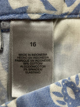Load image into Gallery viewer, Villager by Liz Claiborne Pants Women 16 (37x18) Light Blue Stretch Capri Hippie