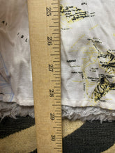 Load image into Gallery viewer, Munsingwear Shirt Adult Extra Large White AOP Fish Camp Button Up Hawaiian Mens