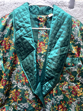 Load image into Gallery viewer, VTG Victorias Secret Robes Womens Pettie Small Kimono Quilted Shawl Gold Label