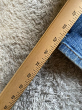 Load image into Gallery viewer, Lauren Ralph Lauren Jeans Womens 16 (39x29) Blue Denim Stretch Flap Pockets LRL