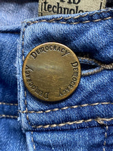 Load image into Gallery viewer, Democracy Jeans Womens 10 (33x26) AB Technology Tapered Leg Medium Wash Denim