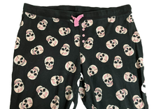 Load image into Gallery viewer, Torrid Leggings Womens 2 (38x23) Black Foxy Skull AOP Cropped Sleepwear PJ Pants