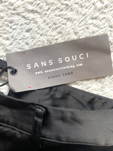 Load image into Gallery viewer, Sans Souci Shorts Womens Small 29x10 Black Pleated Spandex Stretch Bermuda NWT