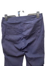 Load image into Gallery viewer, Spanx Pants Womens Large (34x22.5) Navy Tapered Stretch Capri Cropped Ladies