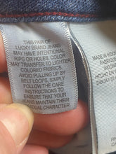 Load image into Gallery viewer, Lucky Brand Jeans Womens 22W (44x29) Tapered Leg Whiskered Denim 5 Pocket Ladies