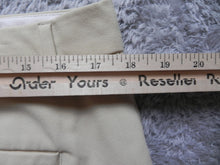 Load image into Gallery viewer, Banana Republic Shorts Womens 14 36W Flat Front 8.5 Inseam Chino Casual Ladies