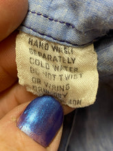 Load image into Gallery viewer, Vintage Chambray Shirt Womens 11 Blue Button Up Flap Pockets Patches 70s Ladies