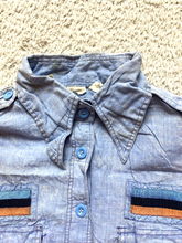 Load image into Gallery viewer, Vintage Chambray Shirt Womens 11 Blue Button Up Flap Pockets Patches 70s Ladies