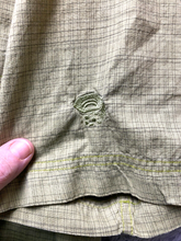 Load image into Gallery viewer, Mountain Hardwear Shirt Adult Medium Outdoors Hiking Camp Pocket Button Up Mens