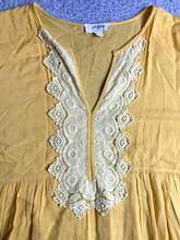 Load image into Gallery viewer, Umgee USA Shirt Womens Large Gold Crochet Lace Trim Boho Peplum Blouse Oversized