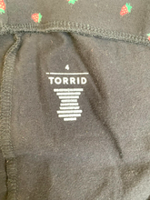 Load image into Gallery viewer, Torrid Pants Womens 4 (33x22.5) Black Strawberry AOP Cropped Legging Stretch