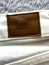 Load image into Gallery viewer, BDG Urban Outfitters Jeans Adult 29x28 White A-Wide Raw Hem Baggy Hip Hop Mens