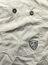 Load image into Gallery viewer, Enyce Shirt Adult 2XL Gray Button Up Pockets Spell Out Hip Hop Streetwear Mens