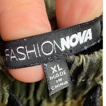 Load image into Gallery viewer, Fashion Nova Pants Womens Extra Large Camo Joggers Pull On Snaps Streetwear
