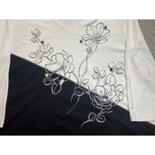 Load image into Gallery viewer, Womens White Black Colorblock V-Neck Long Sleeve Cotton Blend Relaxed Top
