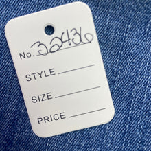 Load image into Gallery viewer, Levi Strauss Shorts Womens 28 Denim Bermuda Cuffed Beachy Outdoors Streetwear

