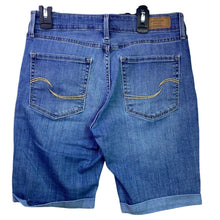 Load image into Gallery viewer, Levi Strauss Shorts Womens 28 Denim Bermuda Cuffed Beachy Outdoors Streetwear
