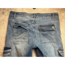 Load image into Gallery viewer, VIP Mens Medium Wash Blue Stretch Denim Slim Tapered Jeans 35x18.5
