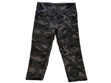 Load image into Gallery viewer, Camouflage Leggings Womens Large 30x20 Cropped Workout Athleisure Yoga Moon
