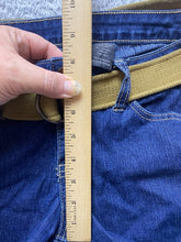 Load image into Gallery viewer, City Streets Jeans Womens 11 (33x29) Tapered Spandex Stretch Denim with Belt
