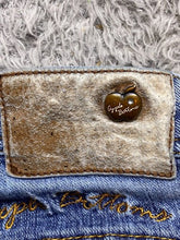 Load image into Gallery viewer, Apple Bottoms Jeans Women 9/10 (33x32) Vintage Y2K Stretch Medium Wash Straight
