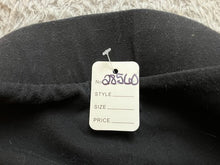 Load image into Gallery viewer, Marvel Leggings Womens 4X Black Her Universe Workout Athleisure Cropped Capri
