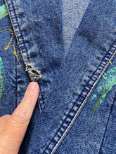 Load image into Gallery viewer, Vintage Denim Jacket Womens 3X Blue Jean Hand Painted Shoulder Pads Flower Lady
