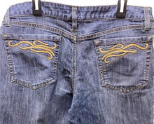 Load image into Gallery viewer, Metro 7 Jeans Women 12 (34x31) Flared Vintage Y2K Stretch Medium Wash Baggy
