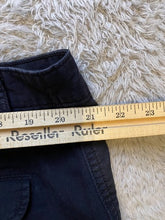 Load image into Gallery viewer, Levis Shorts Adult 40 Black Cargo Casual Wear Hiking Grunge Men
