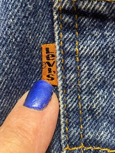 Load image into Gallery viewer, VTG Levis 550 Jeans Adult 42x30 Blue Denim Relaxed Fit Orange Tab USA 90s Mens
