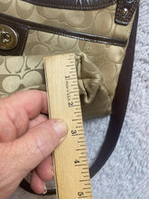 Load image into Gallery viewer, Vintage Coach Purse Shoulder Hobo Bag Signature Logo Crossbody F19259 .
